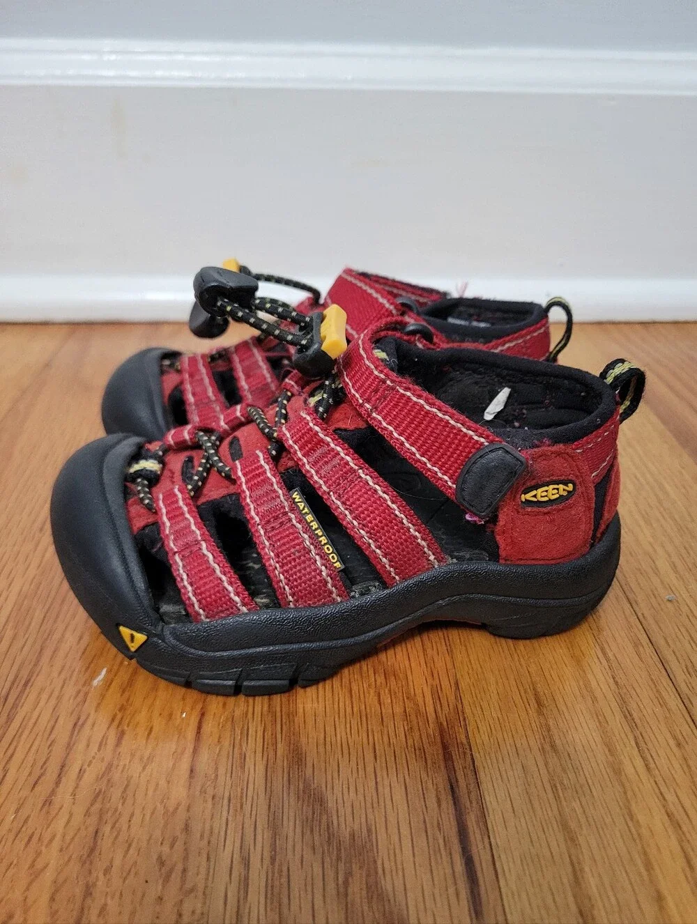 Keen Little Kids Newport Sandal Size US 8 Ribbon Red Unisex Boys Girls Washable